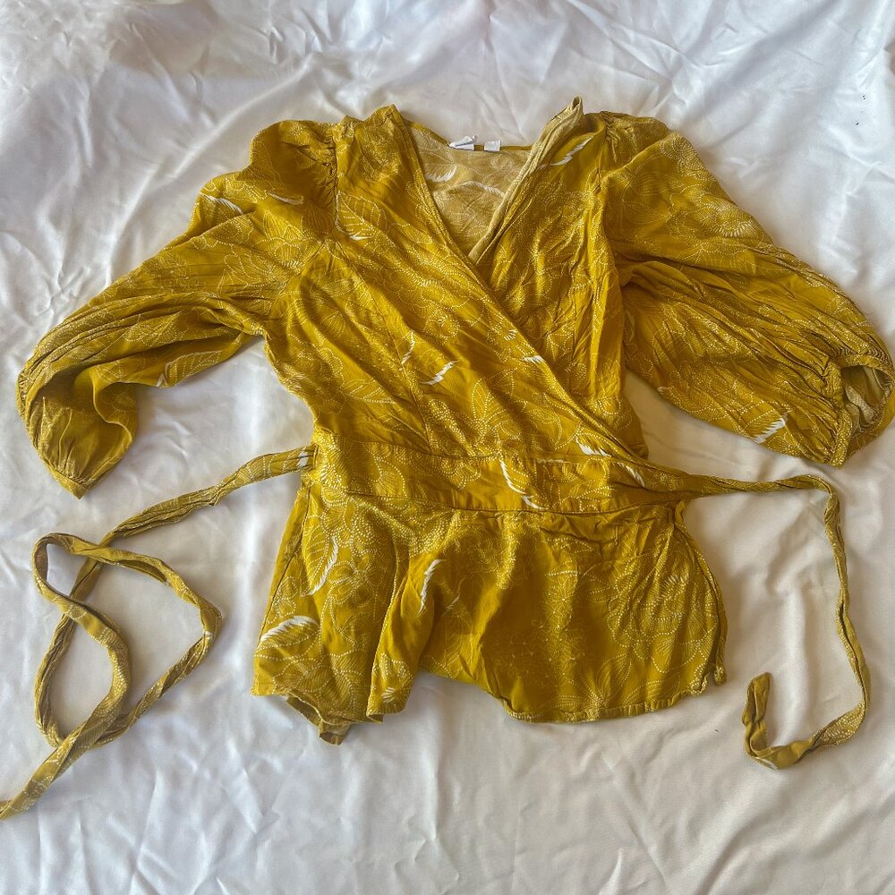 Gap Floral Wrap Around Tie Blouse Women’s Yellow Gold Size Large